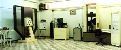 نمايي از آزمايشگاه خواص مكانيكي مواد